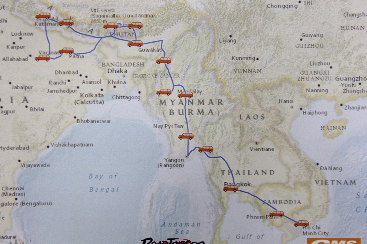 Theo chân hội “Thích Đi Chơi” Việt lái xe xuyên 7 nước (kỳ 1)